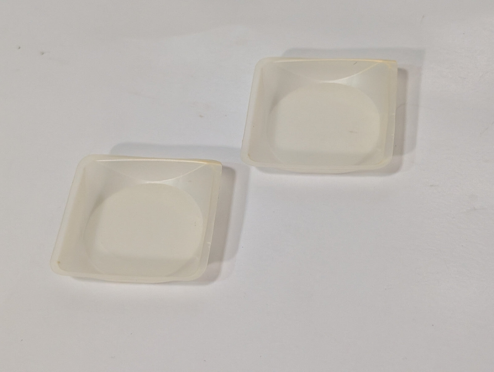 VWR International 12577-005 Small Polystyrene Weighing Dishes, 500 Pack