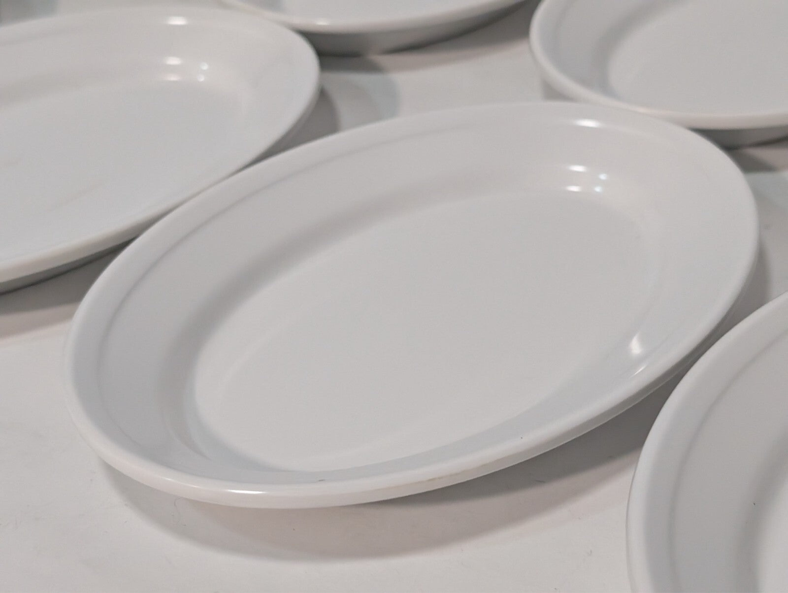 (8) Carlisle 4356325 Dallas Ware 9 1/4" x 6 1/4" White Oval Melamine Platter