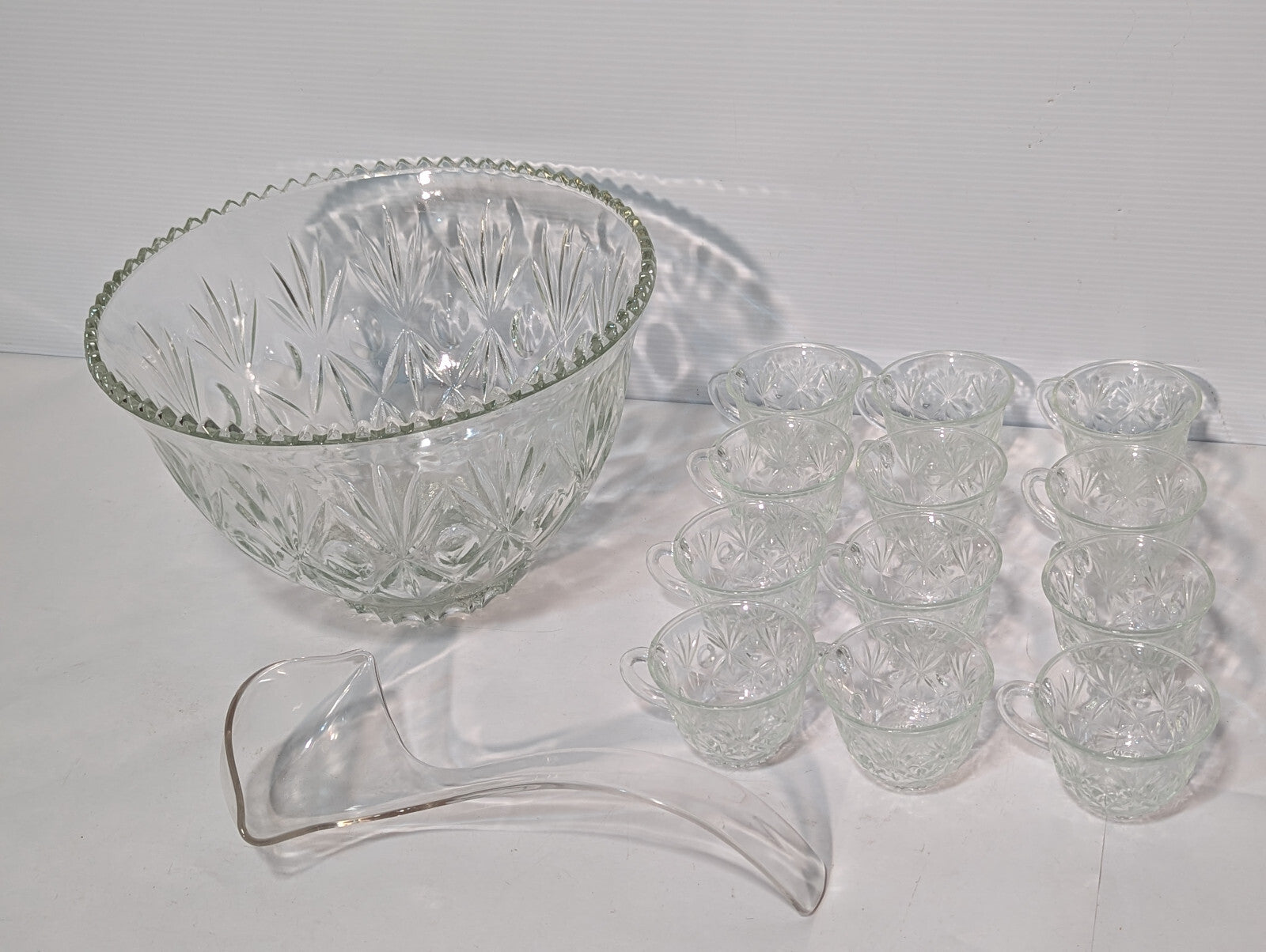 Vintage 14 Piece Crystal Clear Glass Star Scallop Party Punch Bowl Ladel Cup Set