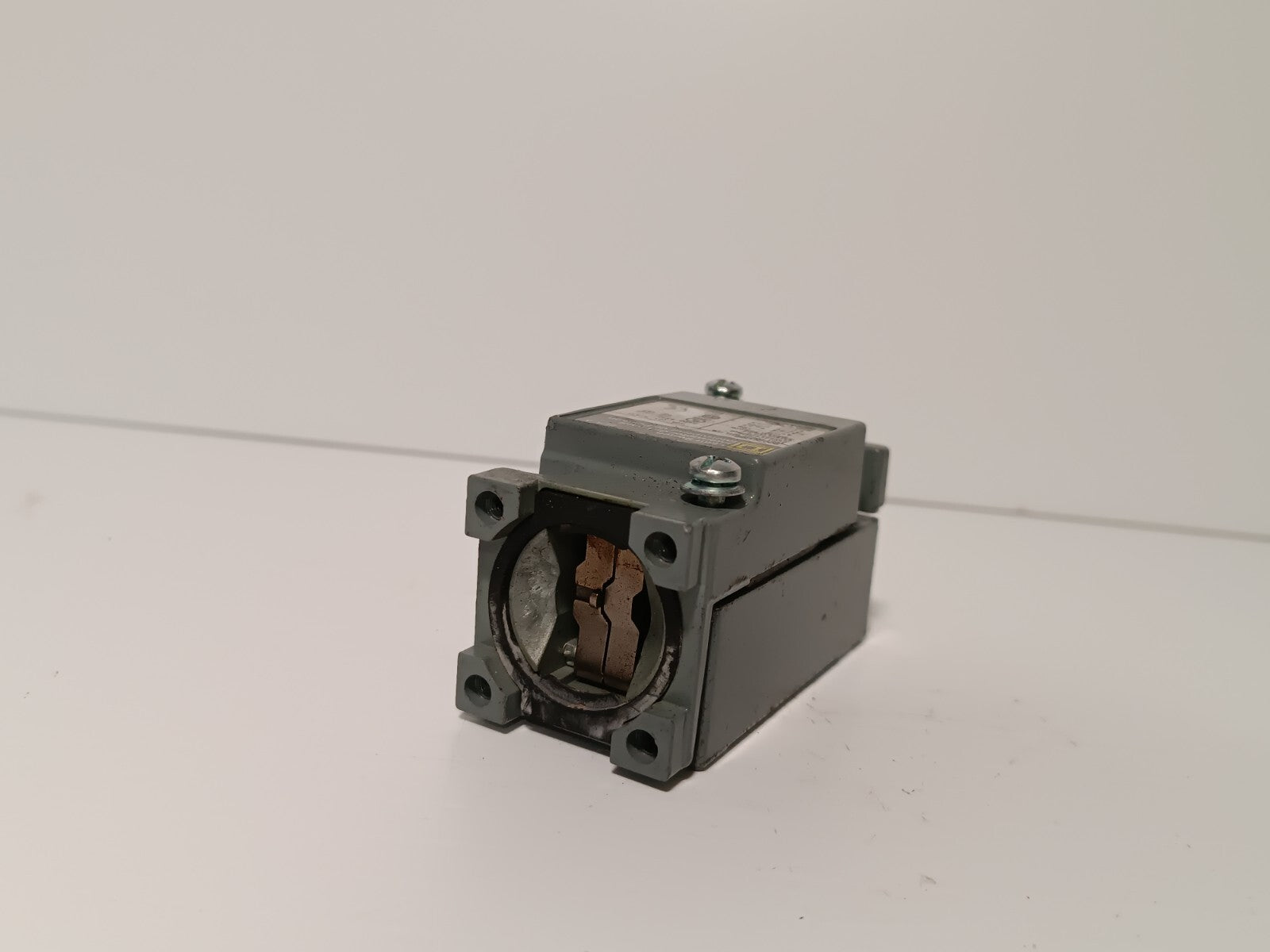 Square D 9007CO68 Limit Switch with 9007CT62 Limit Switch Base 10A 600V