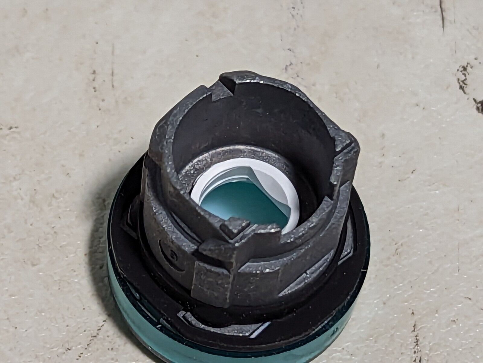 Telemecanique 089192 blue pushbutton switch, XB4 BVB3