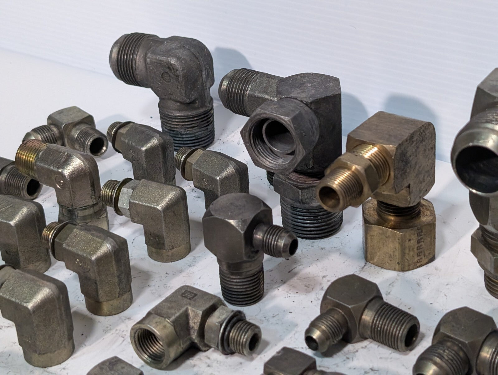 (225) Assorted 90 Degree Elbow Fitting and Adapters Male Female