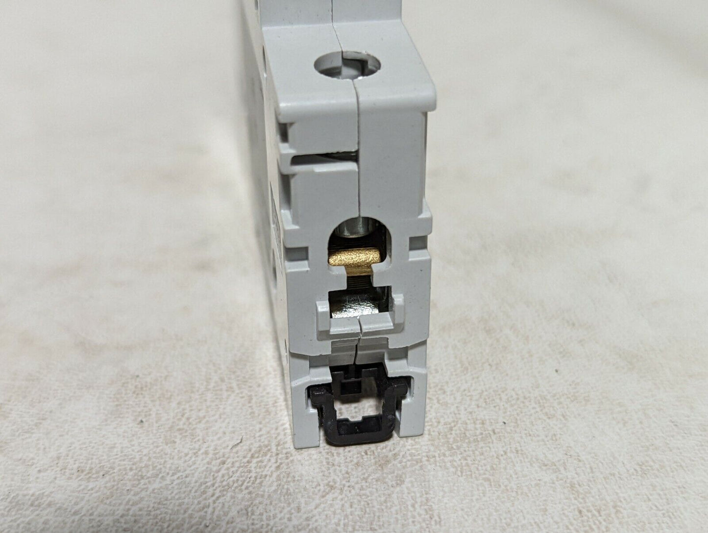 ABB S201U-K5A, 5 amps, 240VAC, 50/60Hz, 1 pole circuit breaker