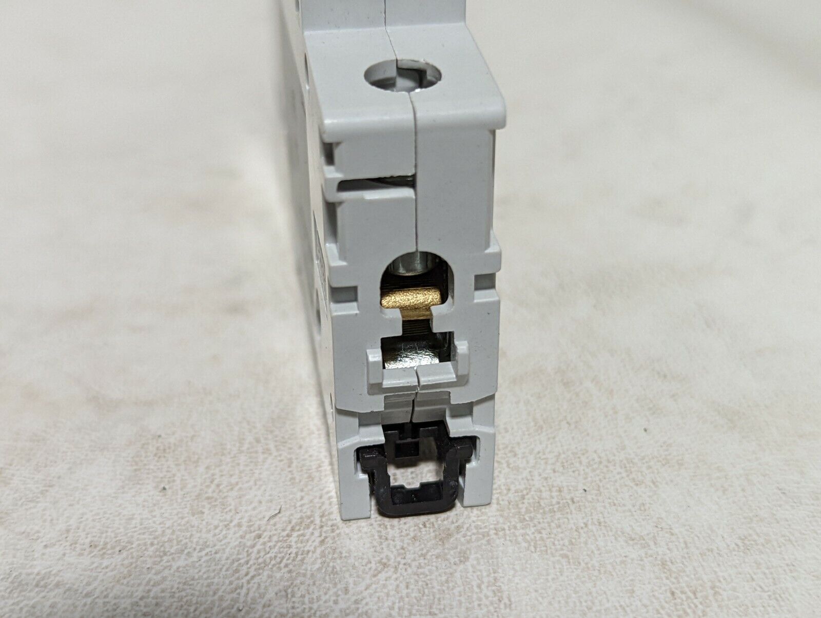 ABB S201U-K5A, 5 amps, 240VAC, 50/60Hz, 1 pole circuit breaker
