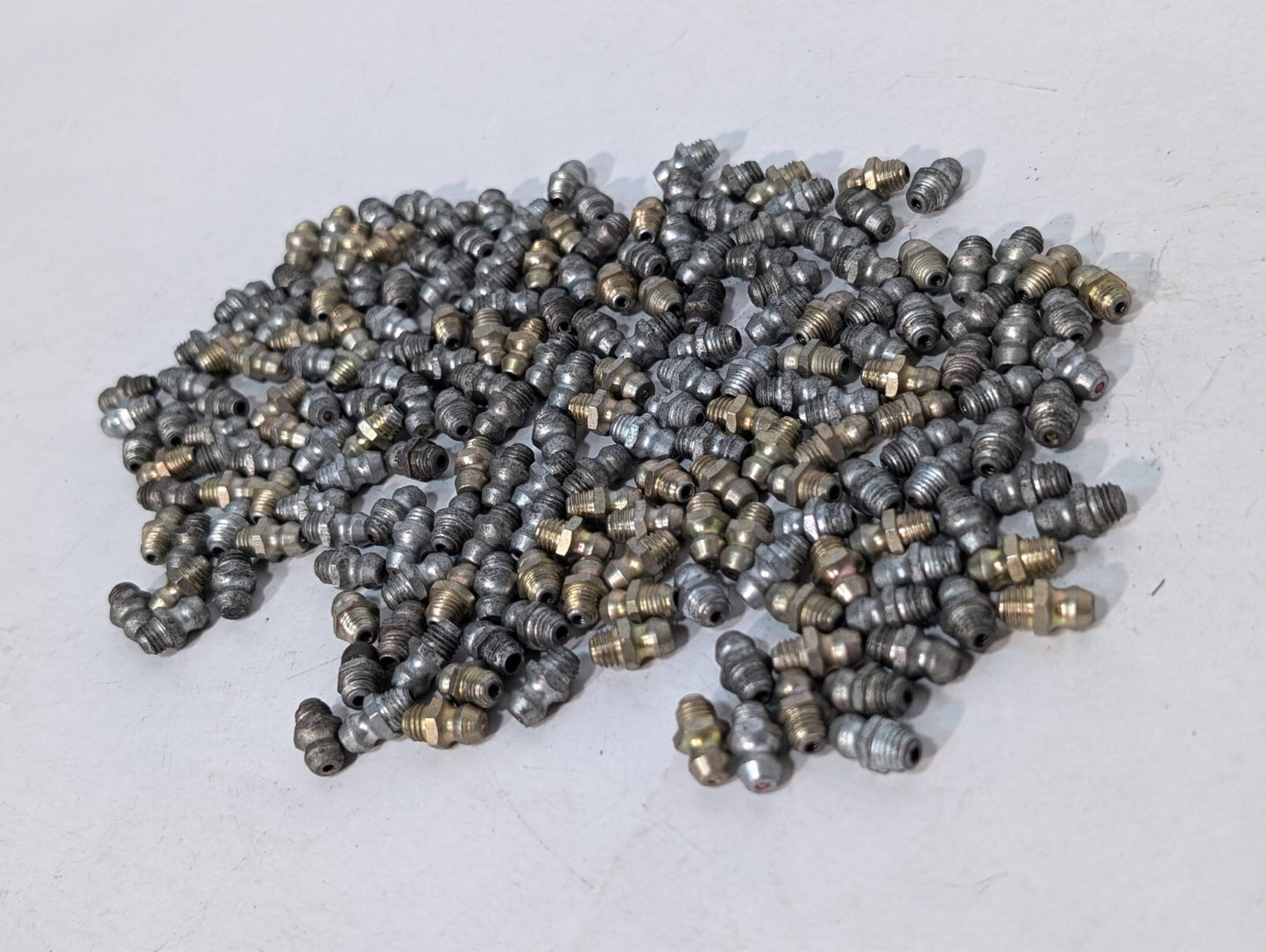 (200) 1/8 Pipe 45 Deg Grease Fittings, Malleable Iron and Brass
