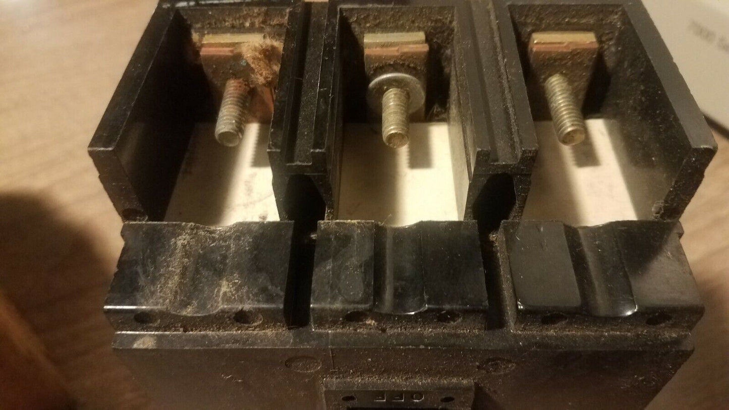 Square D Q2M-3125-MT 125 Amp 240 VAC 3 Pole Circuit Breaker Q2M3125 Q2M3125MT