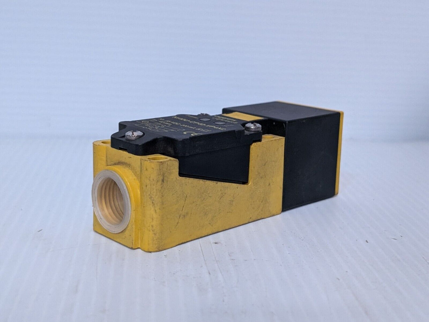 Turck NI40U-CP40-VP4X2 Inductive Proximity Switch Sensor, 10-65 VDC, 200 mA,40mm