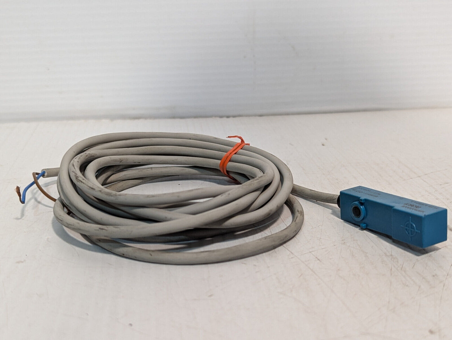 Yamatake Azbil FL2S-4J6SD-L3 Proximity Switch, 0636Uf -Free Shipping