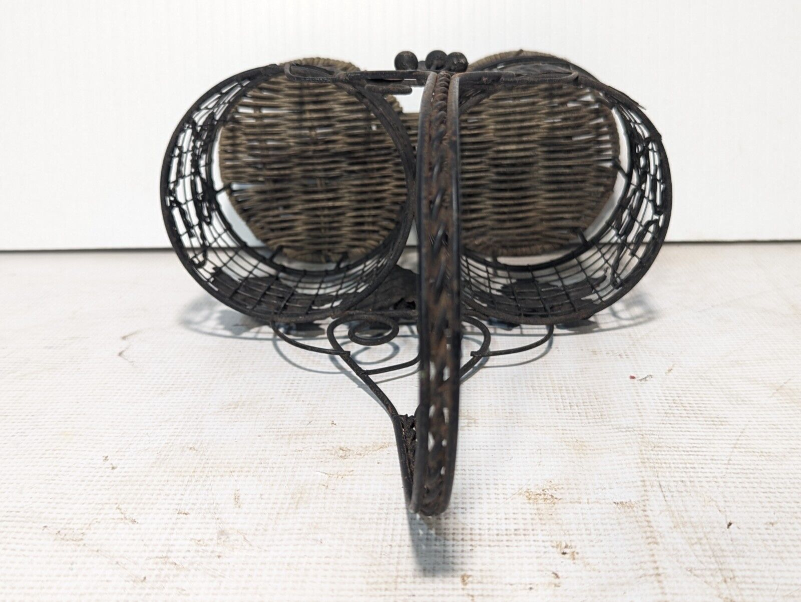 Vintage Metal Wire And Wicker 2 Bottle Wine Holder with Handle - Free Shipping