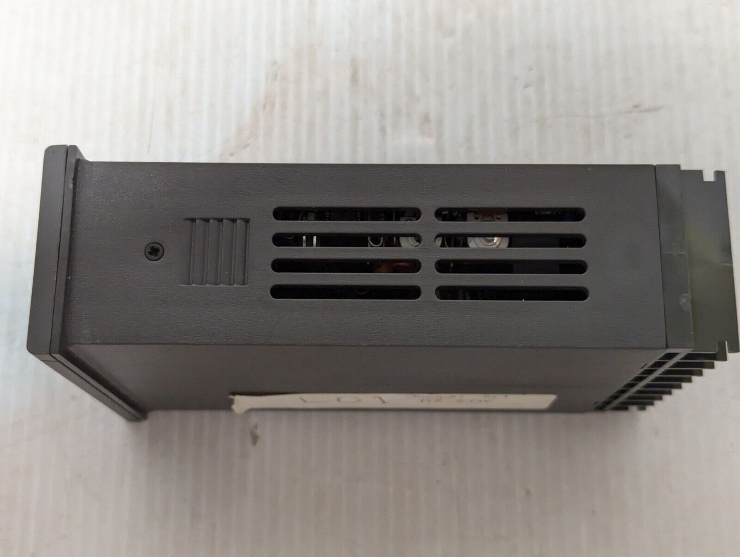 West M3300 L02 T1420 00 H10 Temperature Controller - Free Shipping+Returns