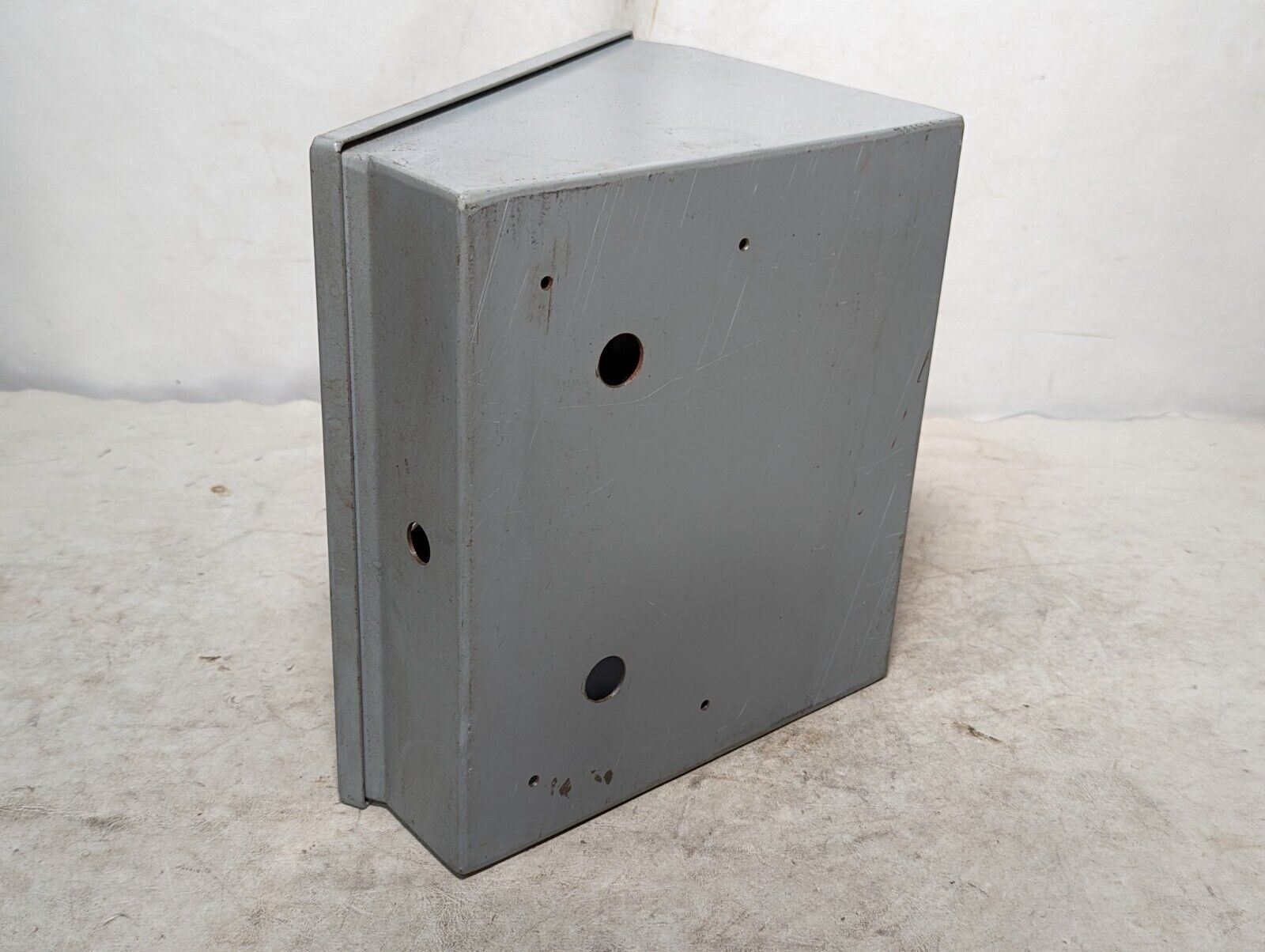 7-button, 4-light, 2-gauge pushbutton enclosure
