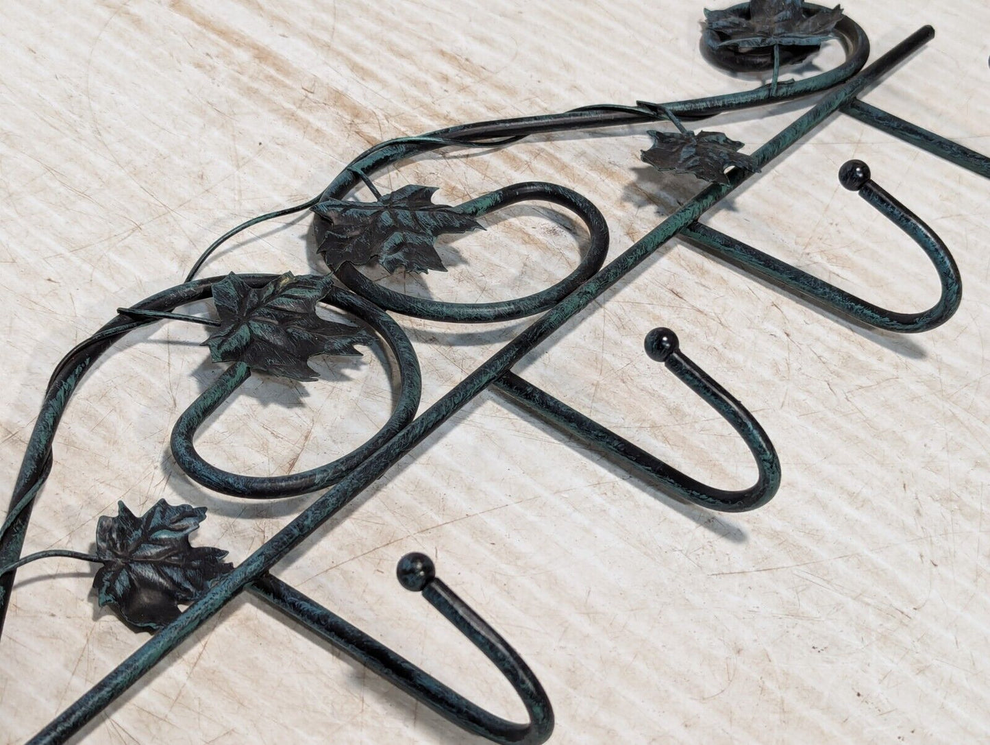 Vtg Beautiful Fall Leaves Twisted Wrought Iron Keys Holder 5 Hooks - Free Ship