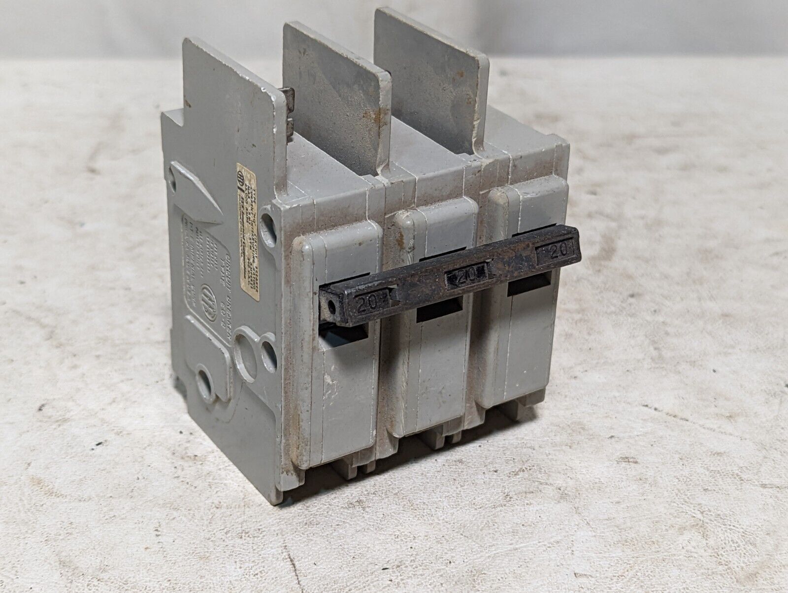 ITE HB3-BO20 circuit breaker, 20A, 240VAC, 3 pole, HB3-B020
