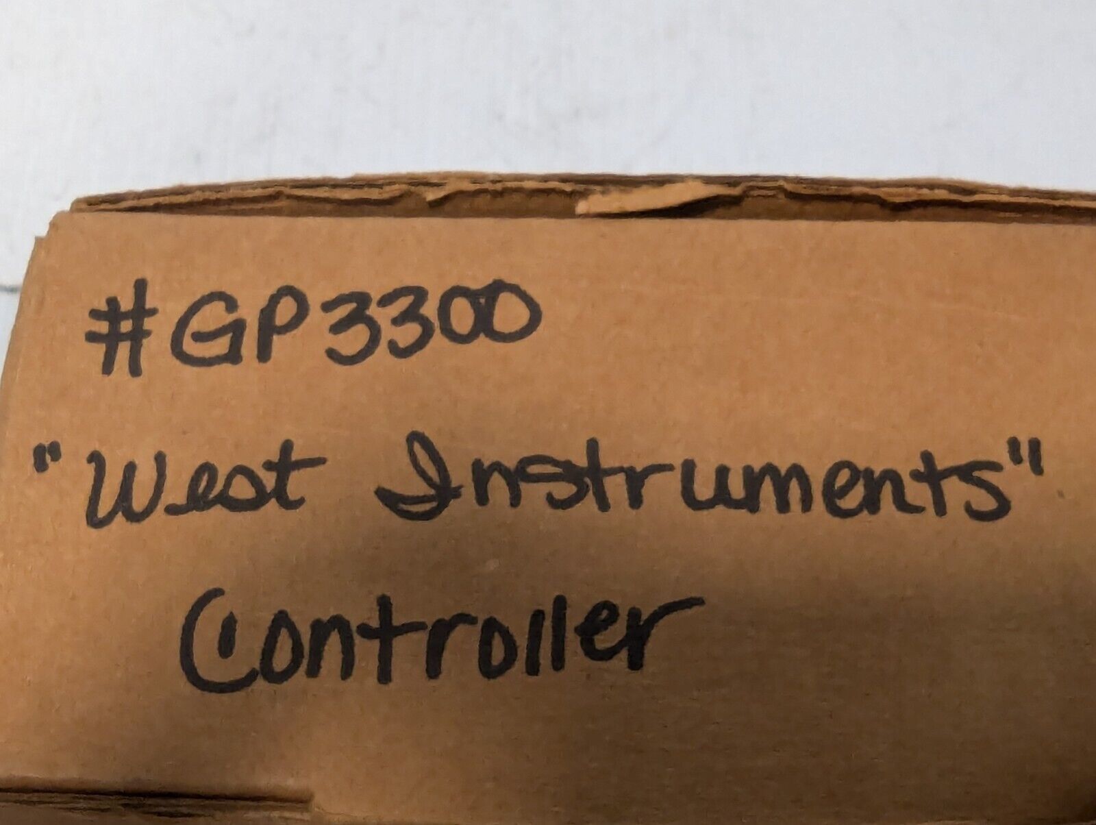 West M3300 L02 T1420 00 H10 Temperature Controller - Free Shipping+Returns