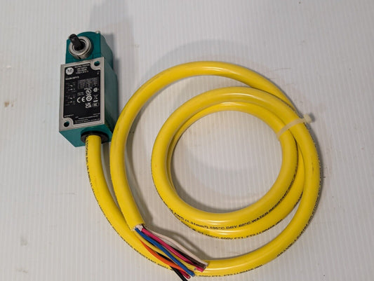 Allen Bradley 802M-NPY5 Pre-Wired Limit Switch, 5' Cable, Ser F - Free Shipping