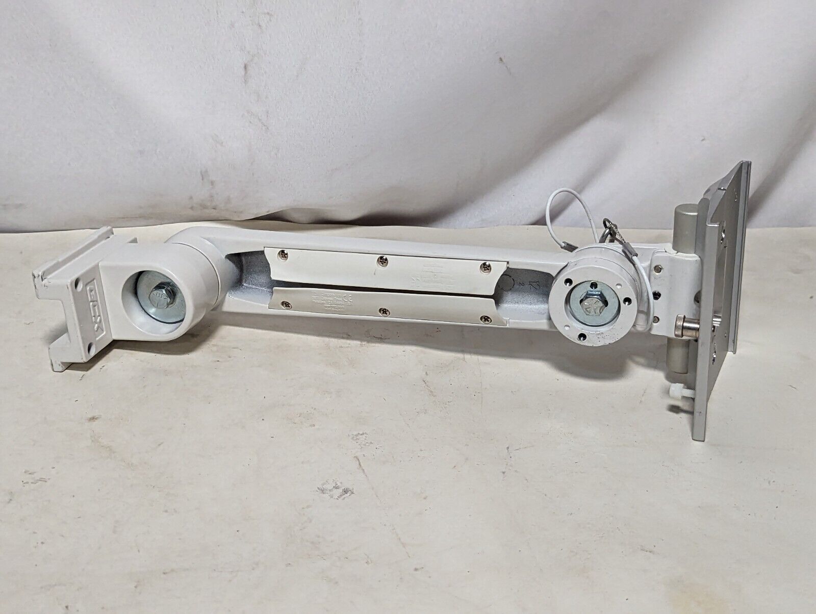 GCX M Series WMM-0001-01B Pivot Arm Mount