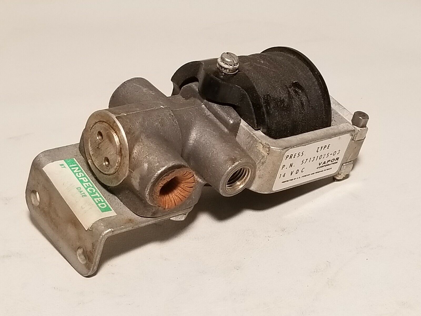 Vapor Corporation valve, press. type, P.N. 57131025-03, 14VDC