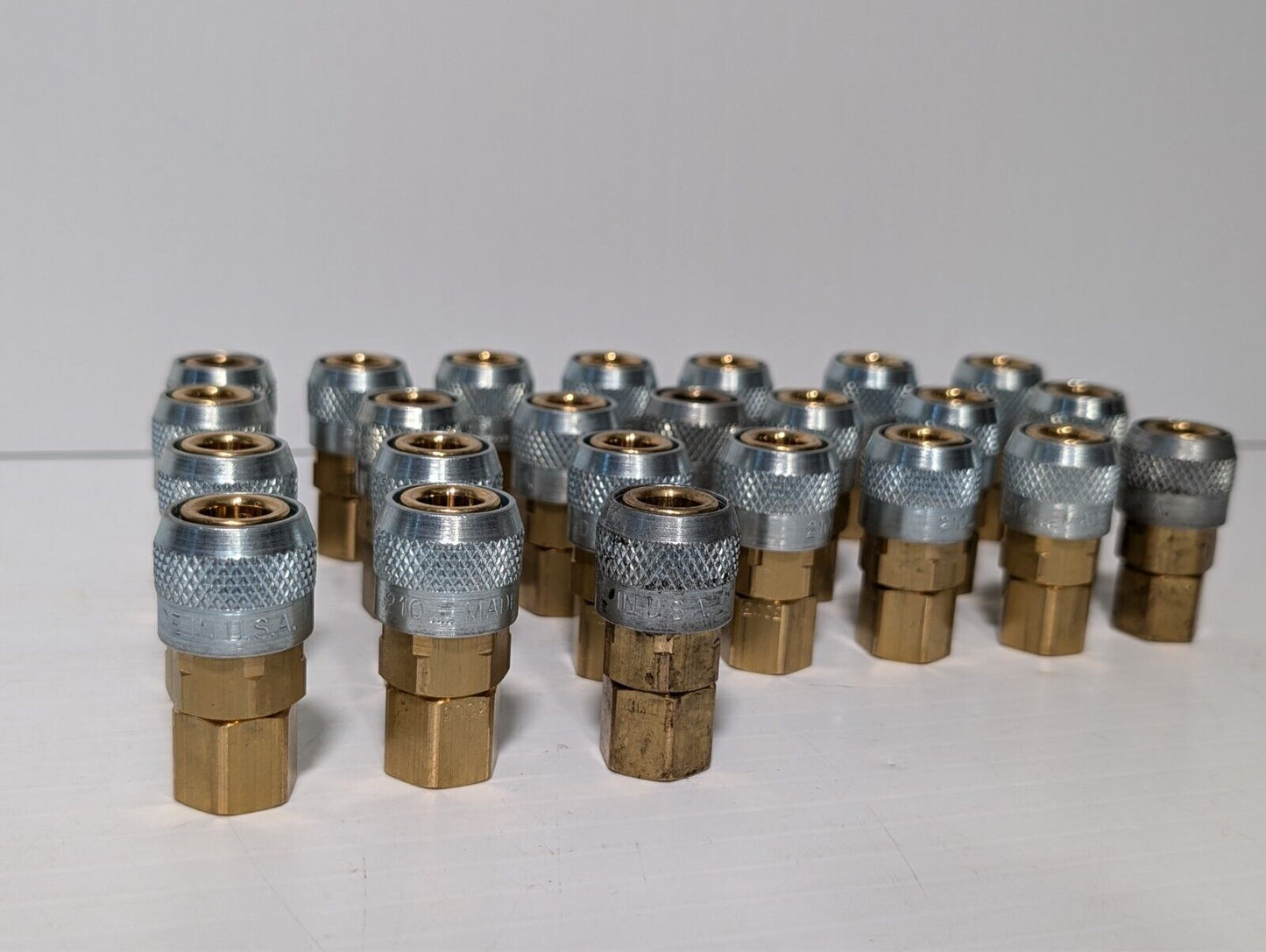 (24) ARO 210-3003 Air Hose Fittings 1/4" NPT Automatic Coupler Quick Connect