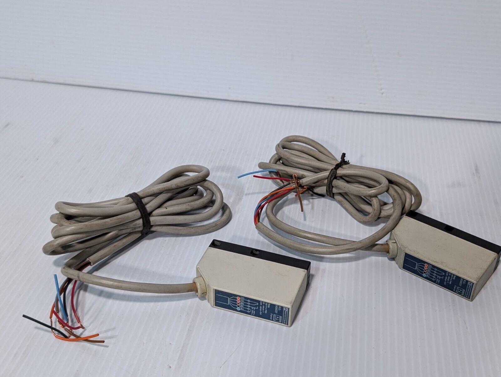 Telemecanique XUL-M06031 Photoelectric Sensor, 250 V Max, as pictured