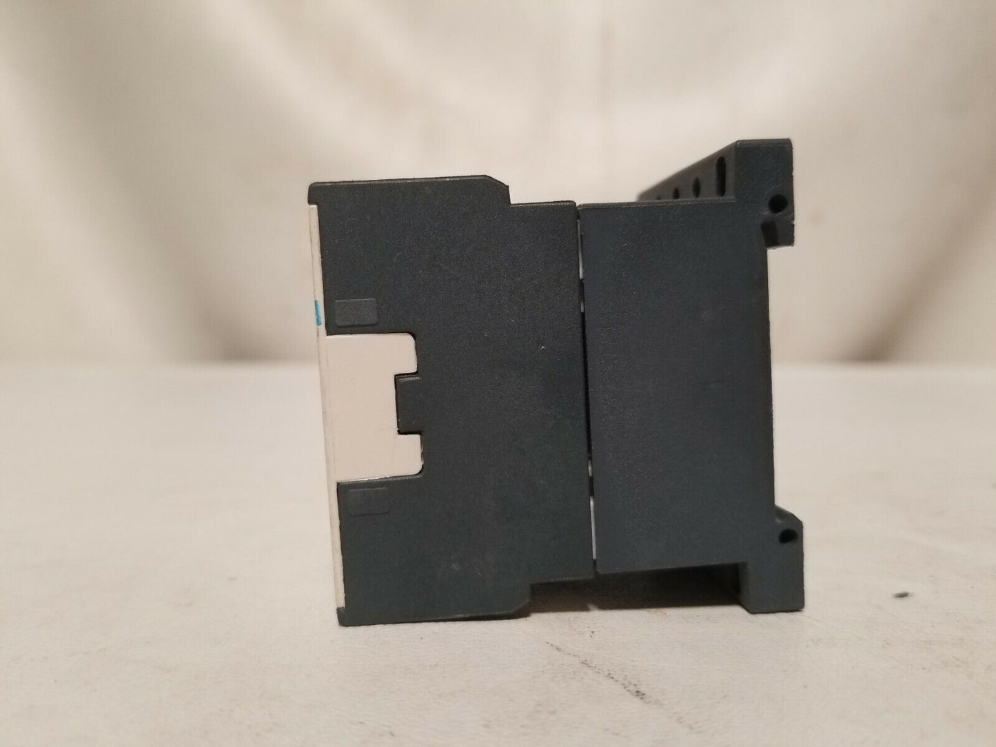 Telemecanique CA2KN40P7 relay