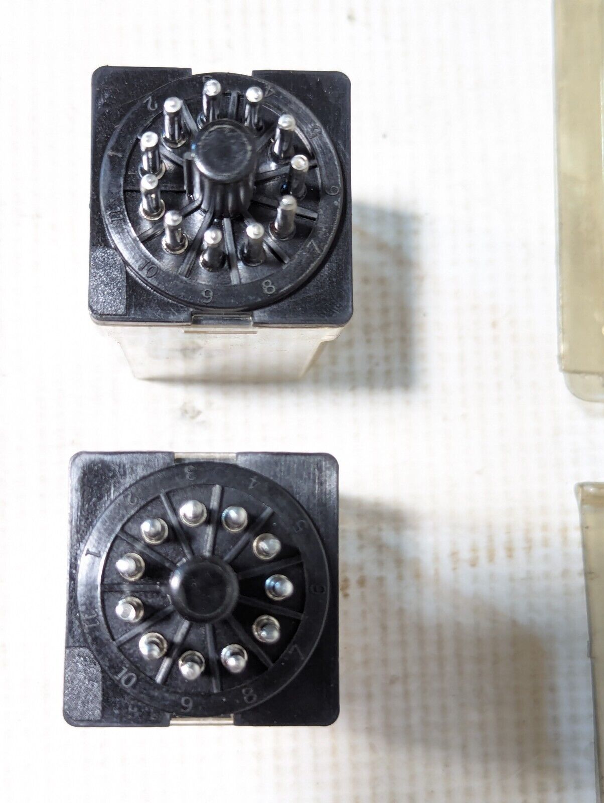 Lot of 3 Dayton 3X741 relays, 24VAC, 50/60Hz, 10A, 3PDT