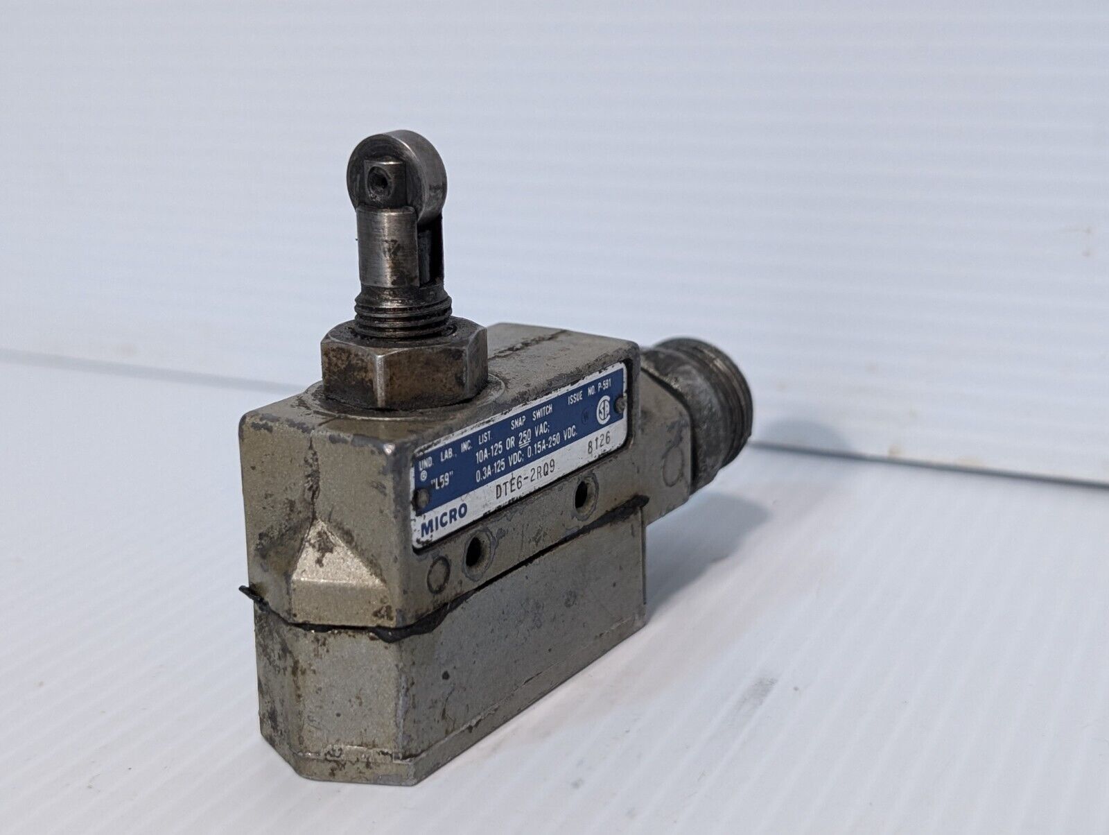 Yamatake Honeywell DTE6-2RQ9 Micro Switch/Limit Switch