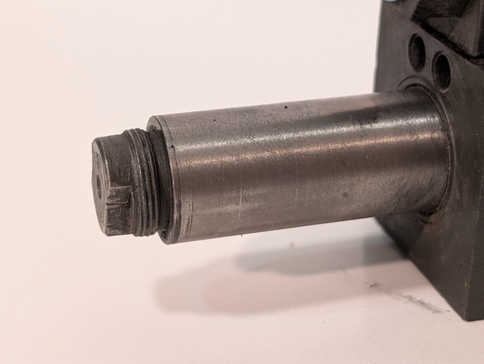 Vickers 02-101731 and Unidentified Hydraulic Valve