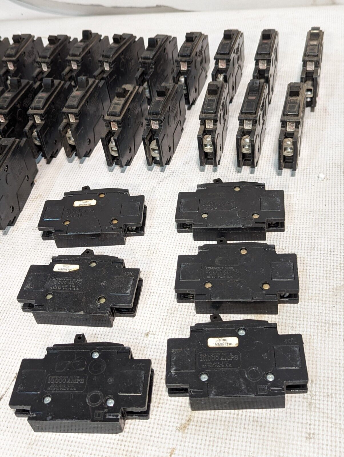 Square D QOU120 Circuit Breaker, 20 Amp, 120 / 240v, 1-Pole - Free Ship+Returns