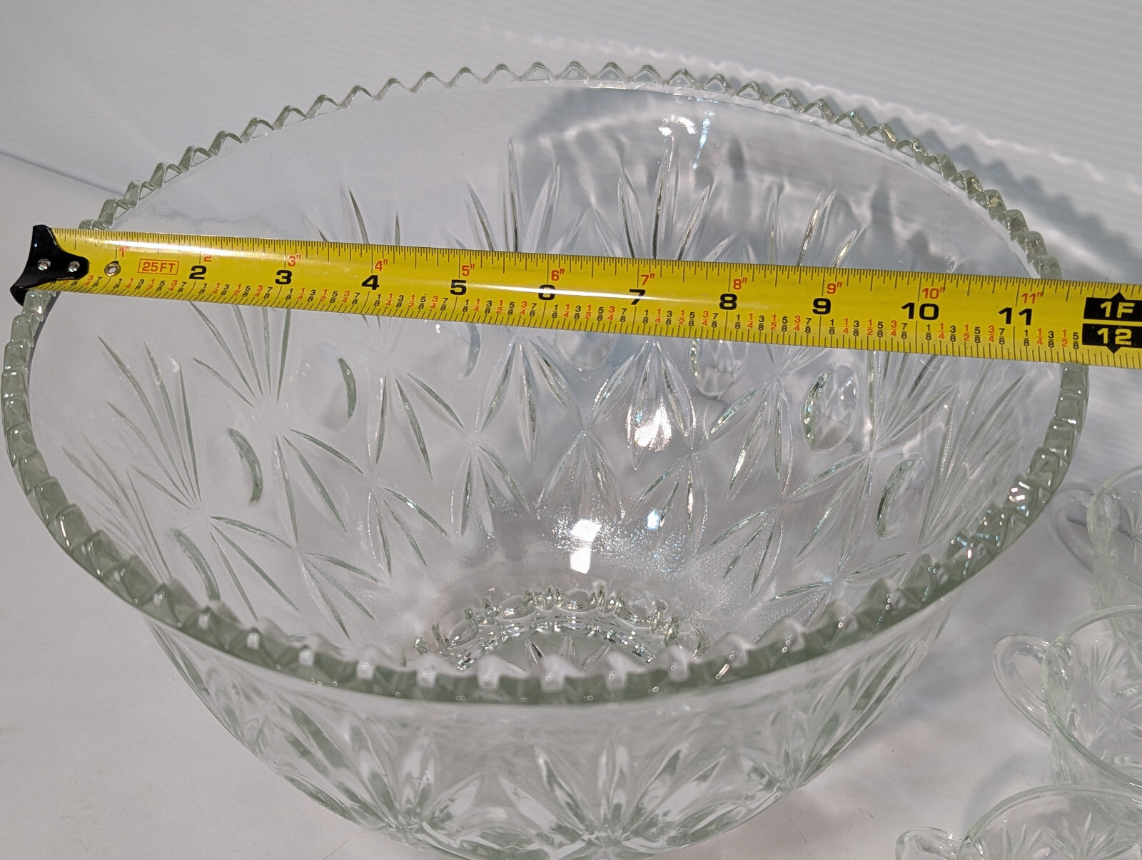 Vintage 14 Piece Crystal Clear Glass Star Scallop Party Punch Bowl Ladel Cup Set