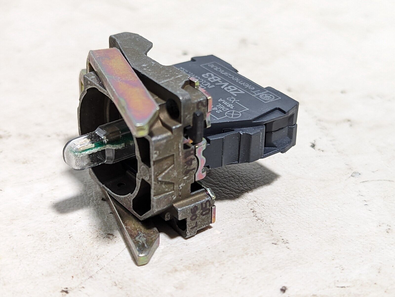 Telemecanique 089192 blue pushbutton switch, XB4 BVB3