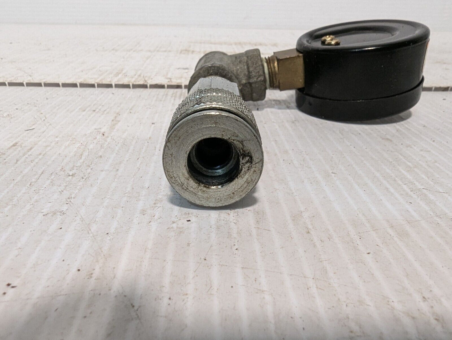 USG GY Pressure Gauge w/Fitting, 300psi, 6" - Free Shipping+Returns