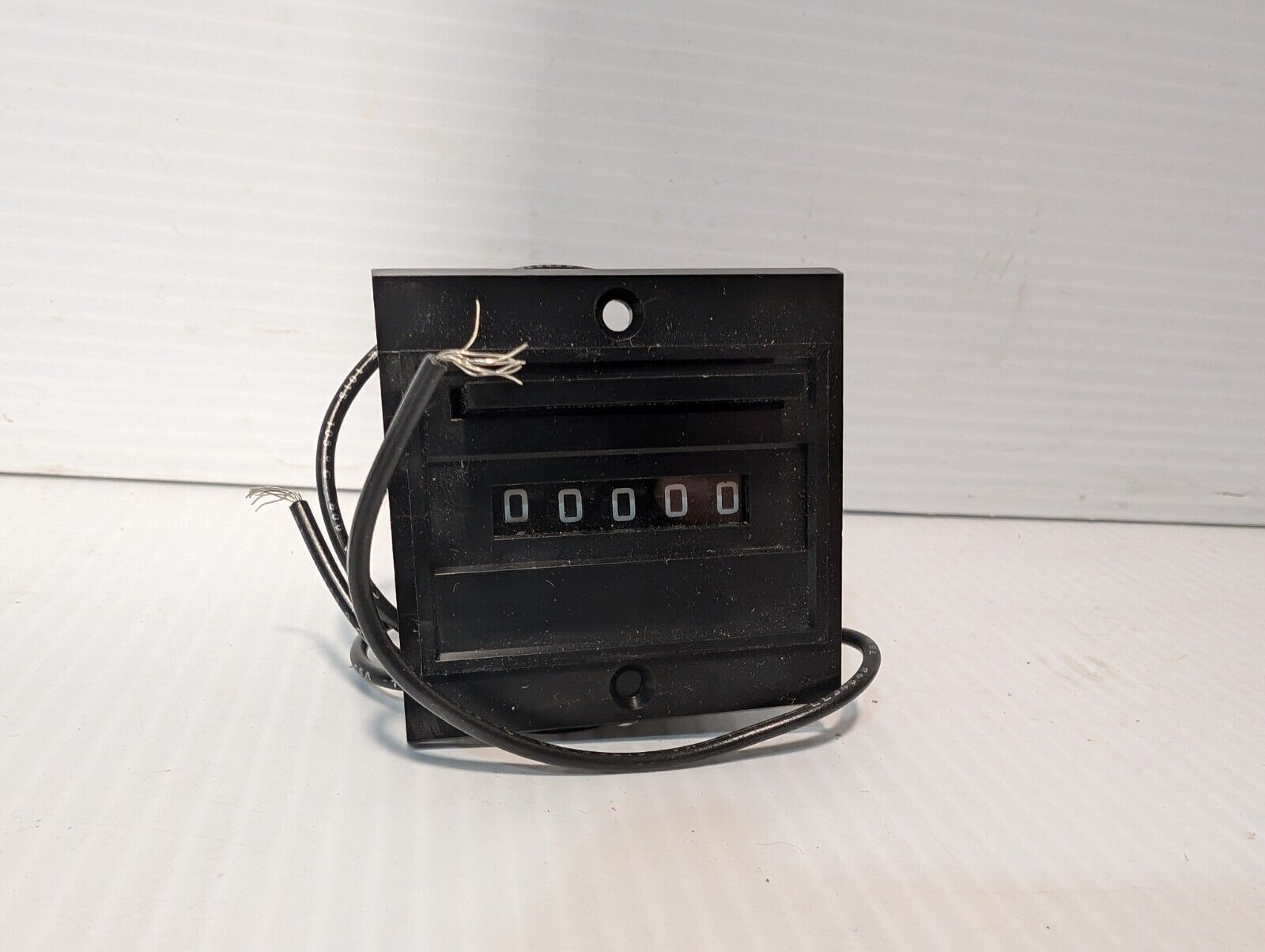 Veeder-Root 743885-211 Mechanical Counter, 5-Digit, 115vac, 5W - Free Shipping