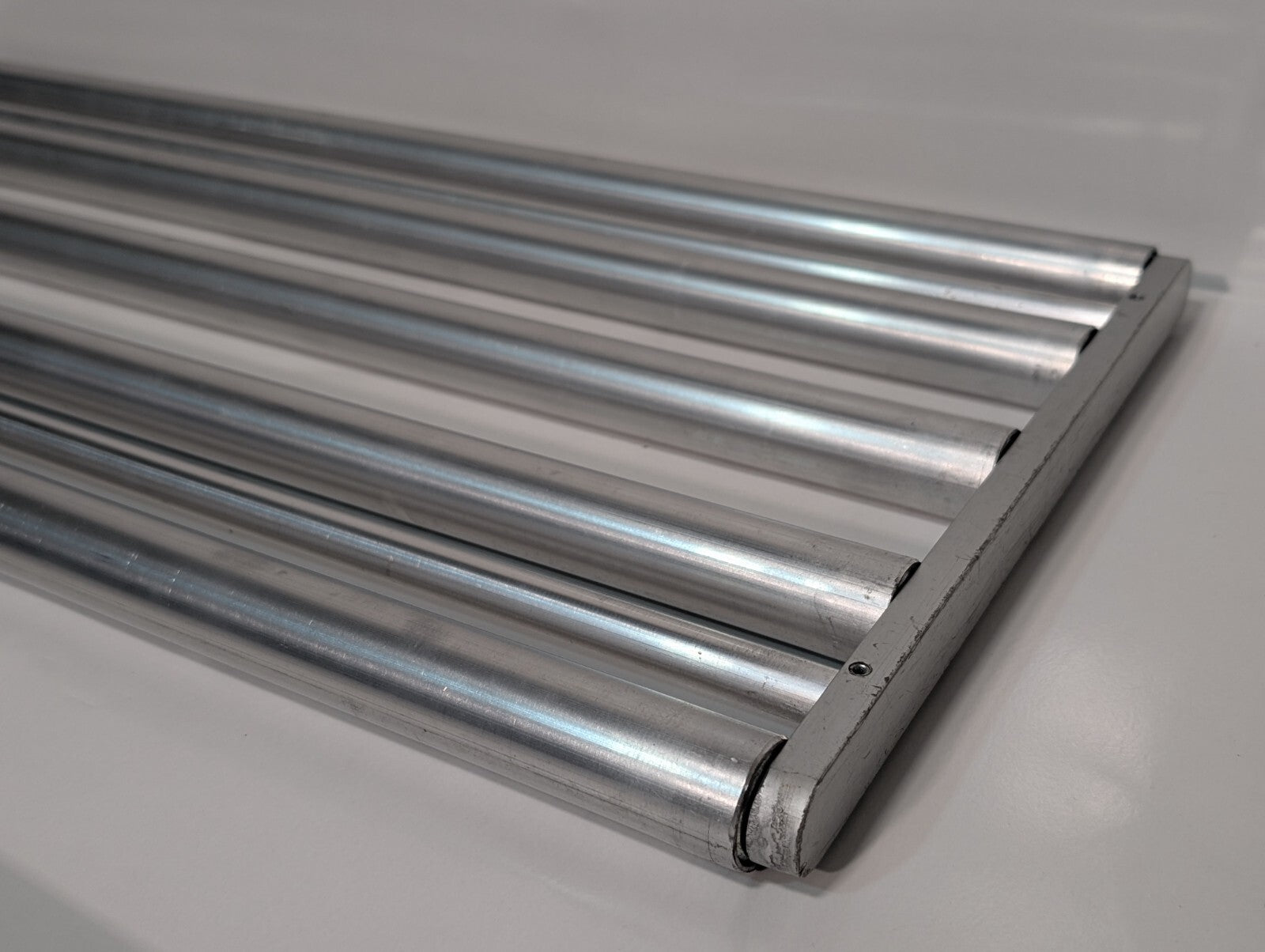 Unbranded Portable Roller Rack \ Conveyor w\ Carrying Case, 5 Rollers, 30" x 14"
