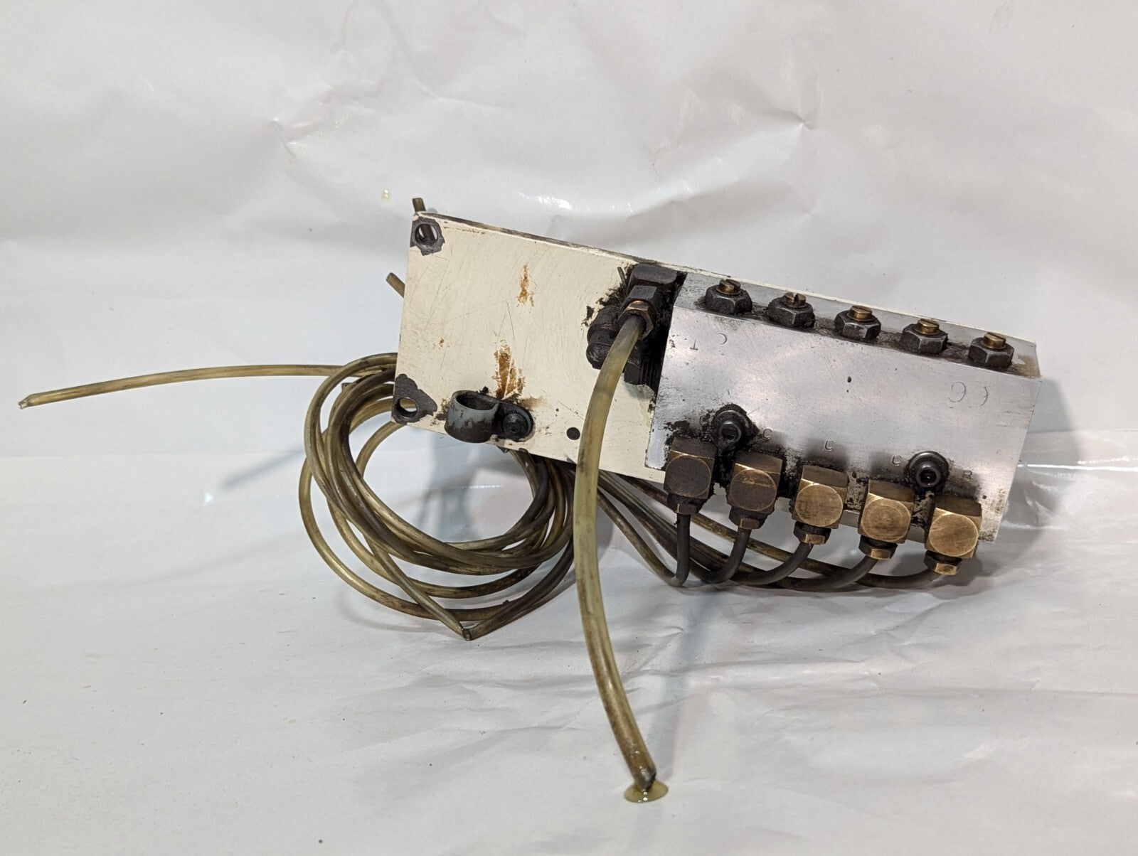 Unidentified Manifold Assembly