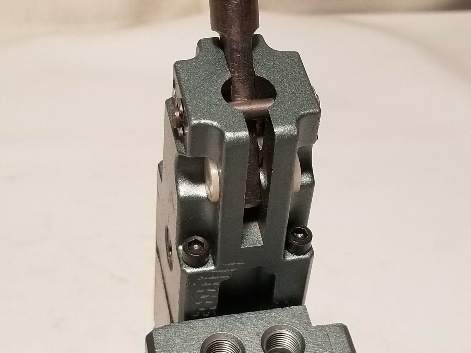 SMC Pneumatics directional air valve NVSH4214-000