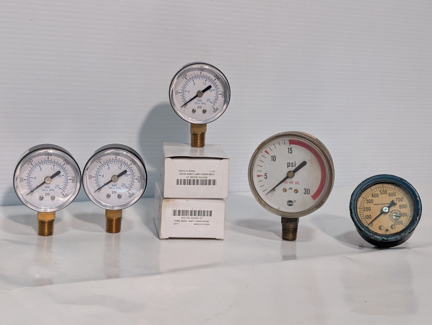 (8) WorkSmart Liquid Pressure Gauges WS-PE_GAGE-27 WS-PE-GAGE-80 WS-PE-GAGE-101