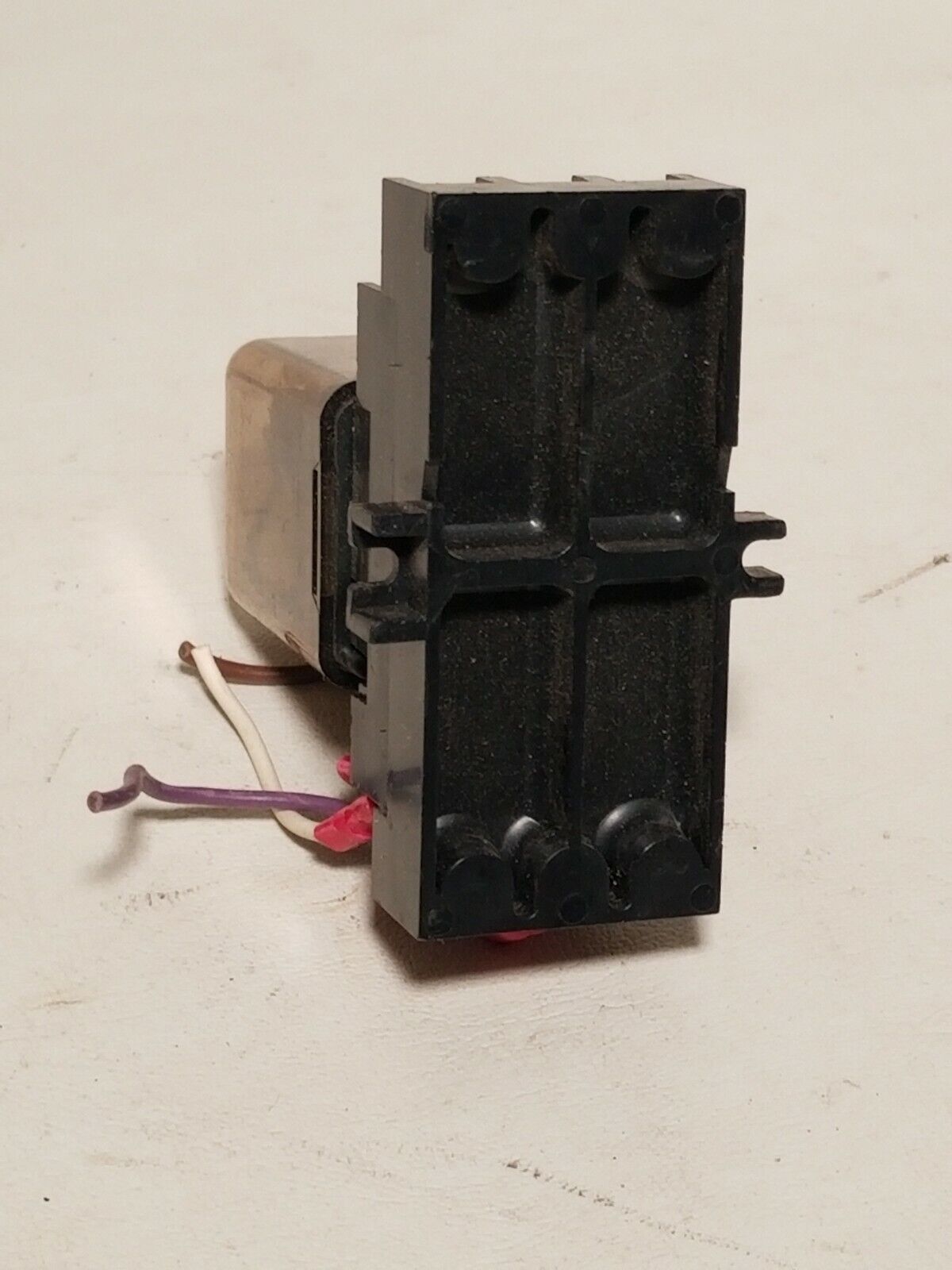 GE CR220HC78C05, 12V, 50/60 Hz relay with CR220HX17 base