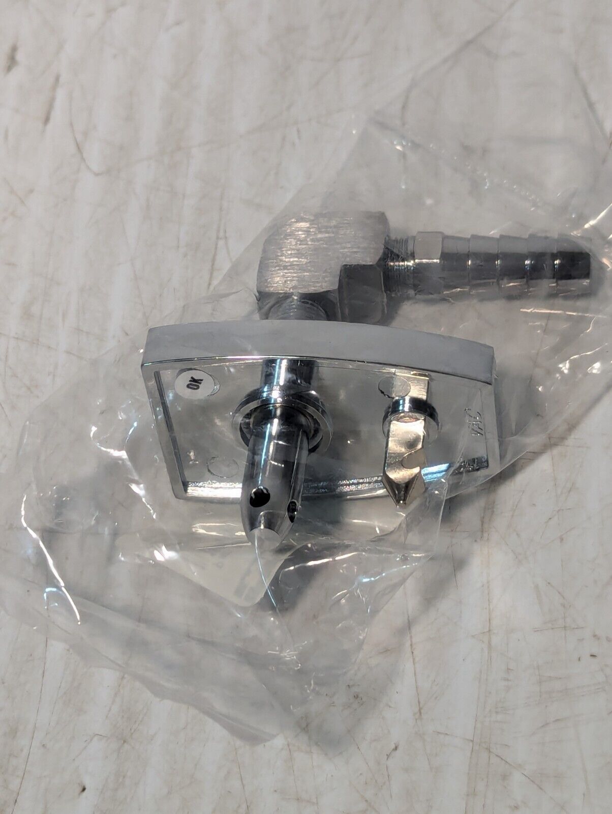 Qty 2 Parker 5602-CT Chemetron Vacuum Quick Connect w/ 3/8" Barb + Yoke Washers