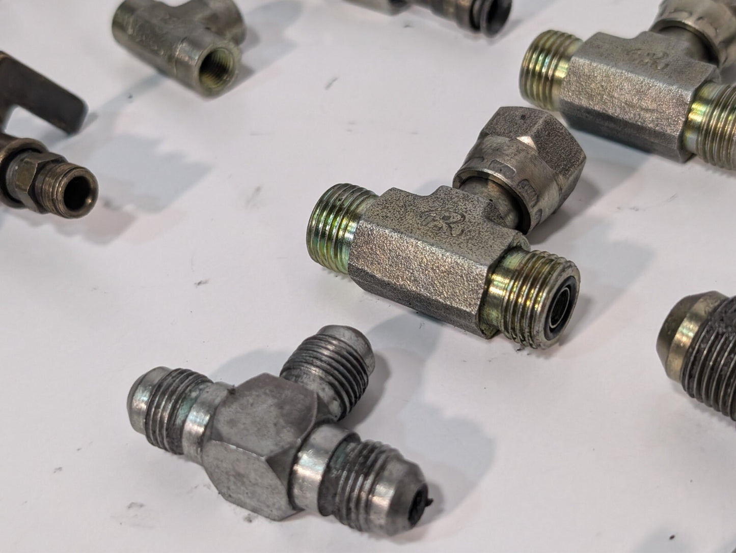 (33) Swivel Nut, Steel Flare, Compression Tee Branch Fittings
