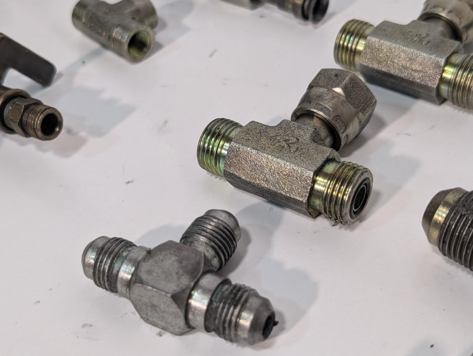 (33) Swivel Nut, Steel Flare, Compression Tee Branch Fittings