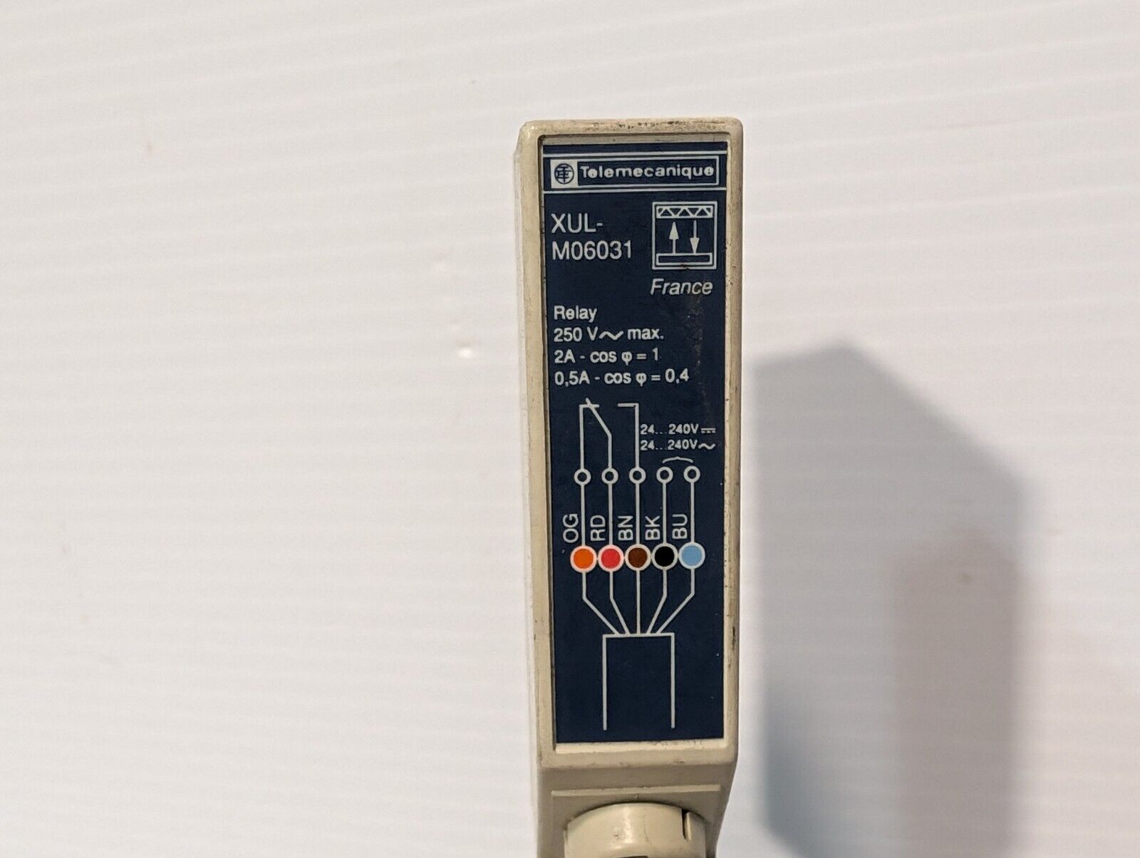 Telemecanique XUL-M06031 Photoelectric Sensor, 250 V Max, as pictured