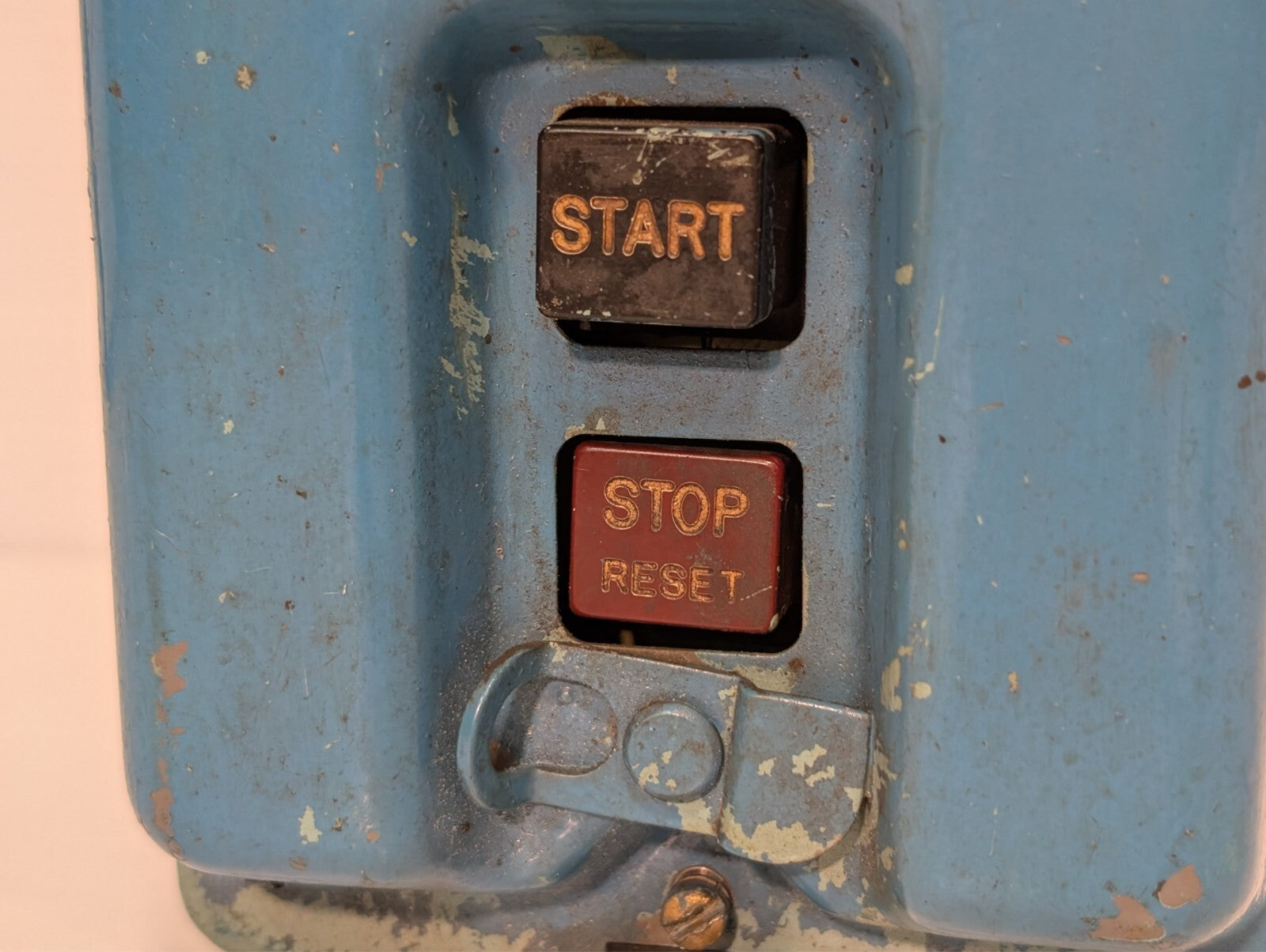 Square D Class 2510 BG-2 Series A Manual Starter 202848