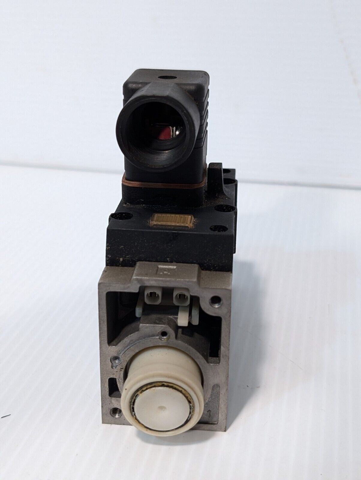 SMC NVFS4110-5DZ Solenoid Valve, Coil: 24VDC - Free Shipping