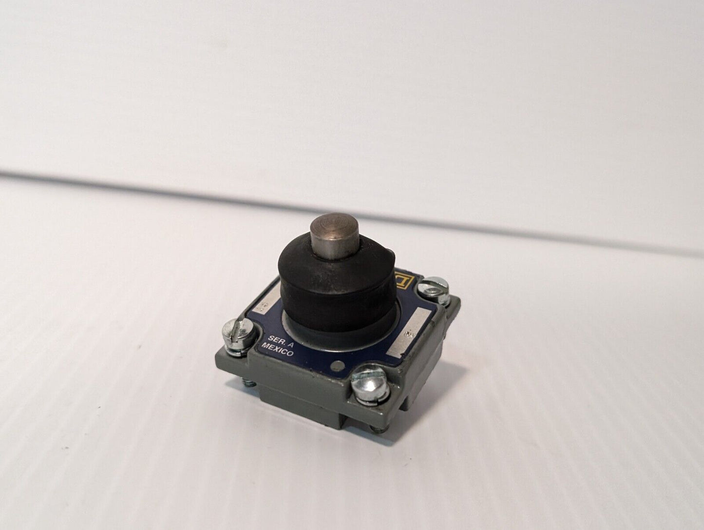 Square D 9007 Operating Head, Ser. A Mexico + Returns