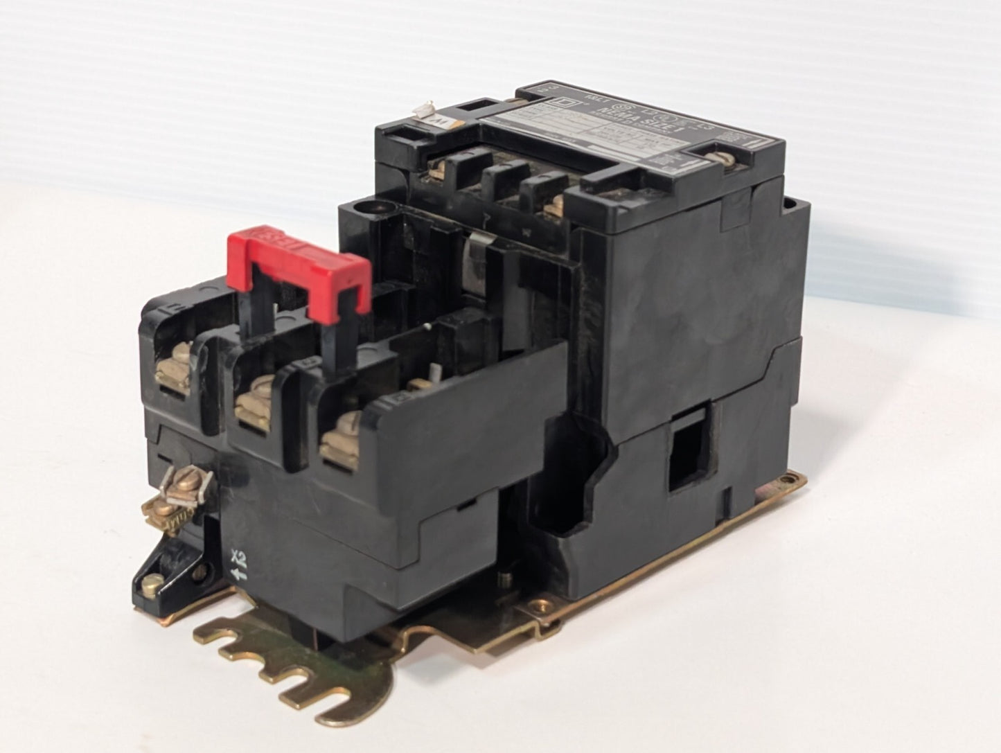 Square D 8536SC03 motor starter, NEMA Size 1, 3 Phase with 31041-400-42 Coil