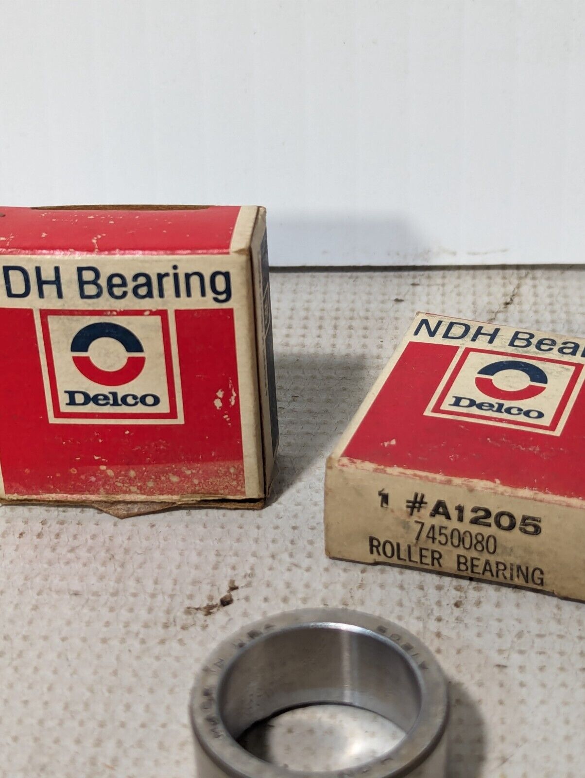 Lot of 2 Delco NDH A1205 roller bearings, 7450080