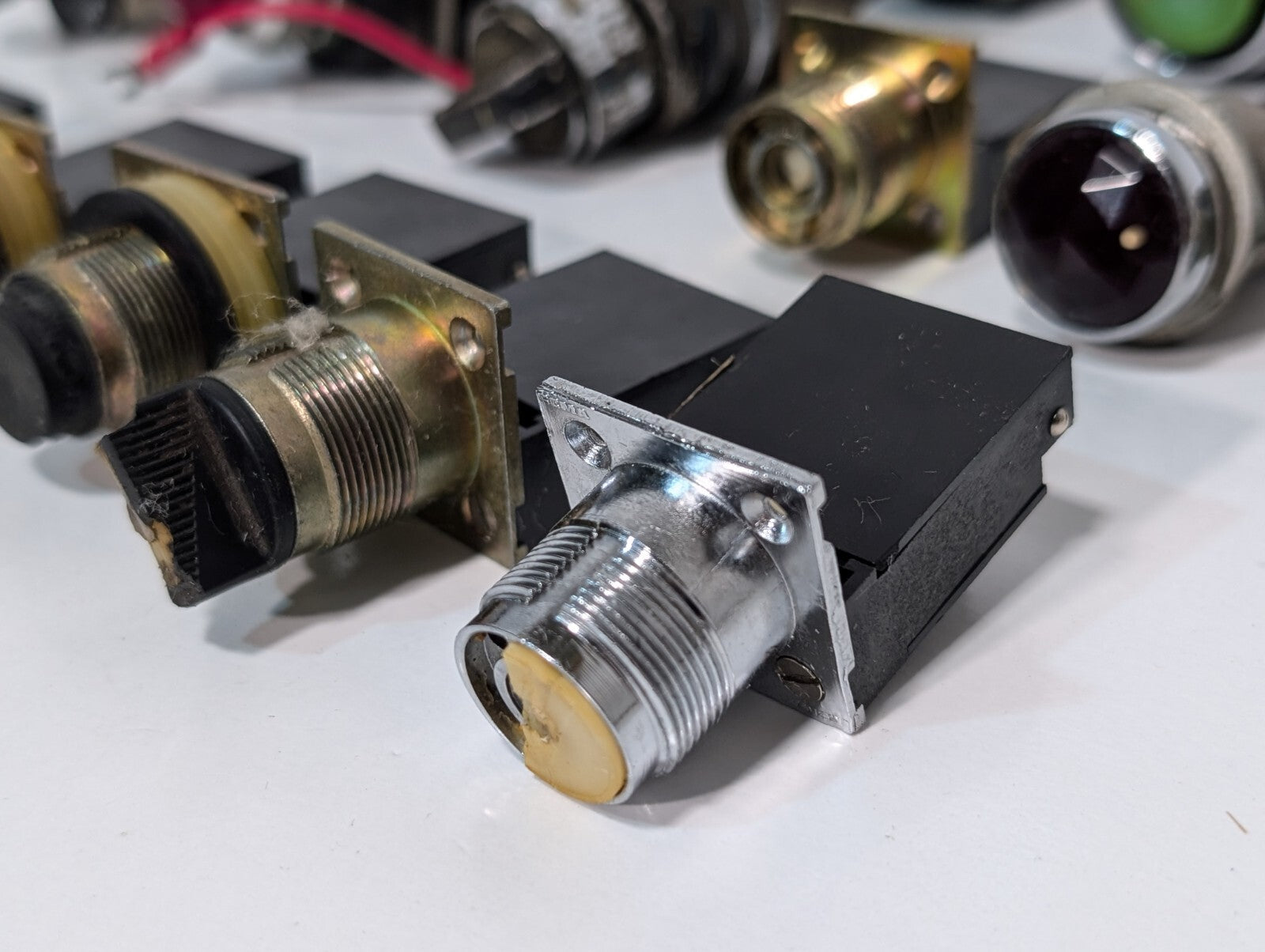 (18) Assorted Pushbutton Selector Switches | Sylvania Allen Bradley Square D