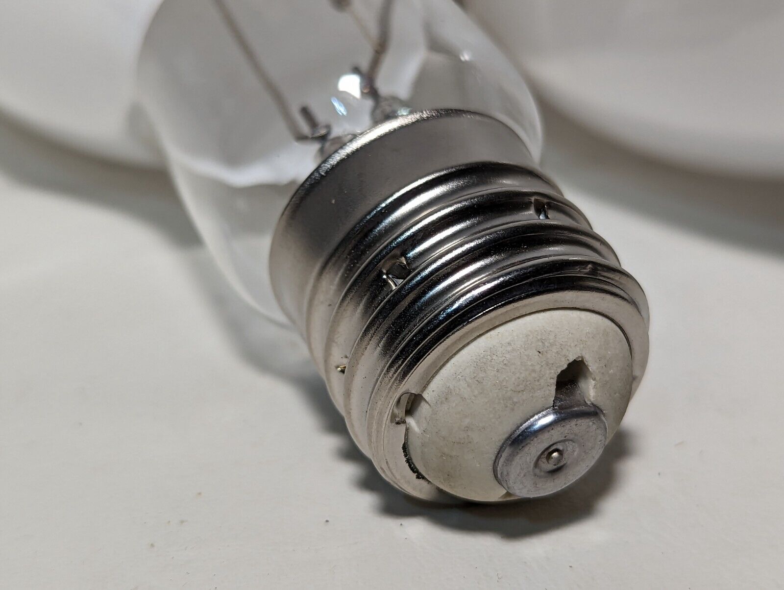 Lot of 2 Phillips MH400/C/U metal halide bulbs, 400W