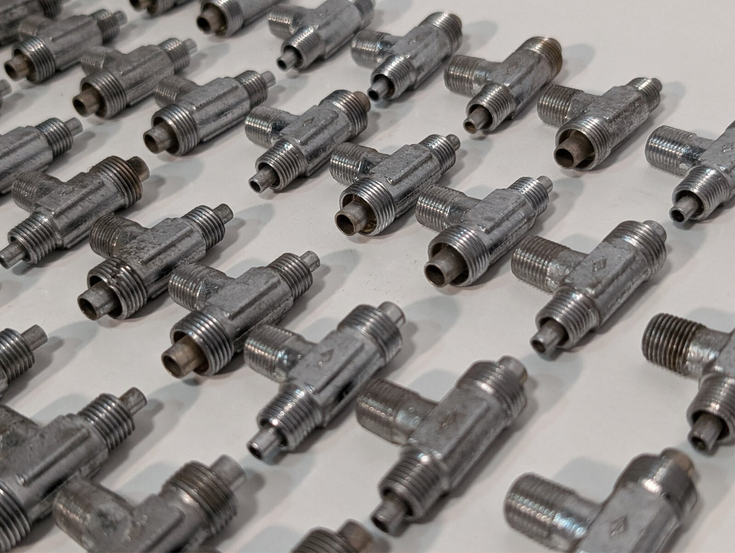 (5) Steel Tee Flared Hydraulic Tube Pipe Thread Fitting