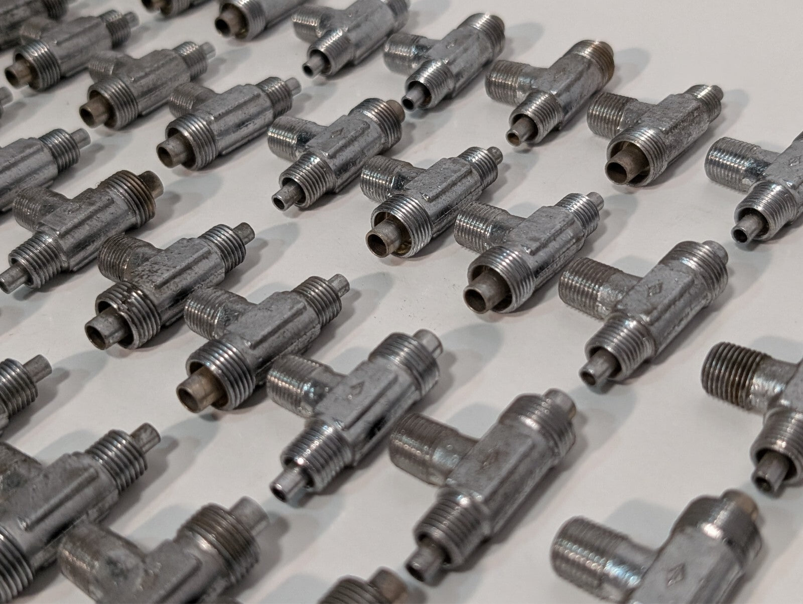 (5) Steel Tee Flared Hydraulic Tube Pipe Thread Fitting